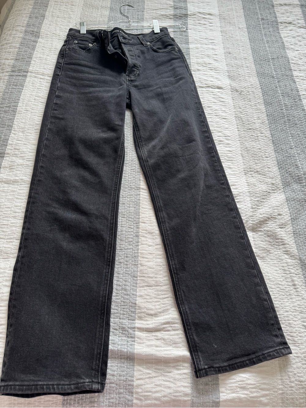 Aritzia Women's Straight Leg Jeans in Black